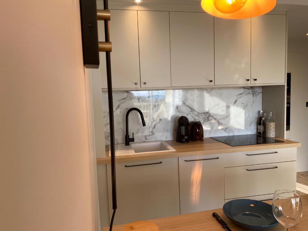 Le Cali, P2 Cabine Dans Une Residence Avec Piscine, Vue Mer Et Parking Prive La Grande Motte Luaran gambar